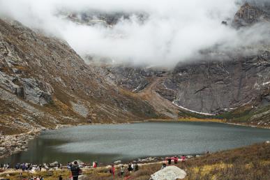 景点：莲宝叶则高山湖泊