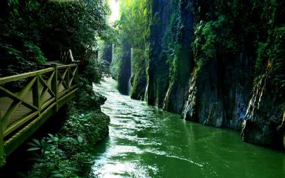 贵阳旅游 周边旅游 周边旅游攻略 > 2016年贵阳漂流圣地 南江大峡谷