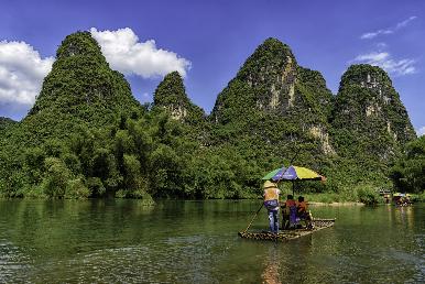 景点：遇龙河竹筏漂流