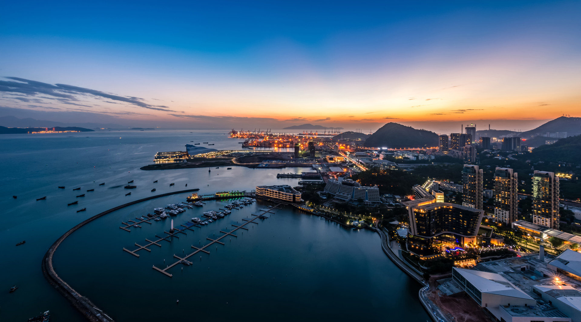 【携程攻略】景点,香港连结深圳有几个口岸，最近发现走福田口岸是最舒服的口岸，它非常…