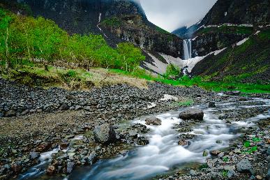 【秋水长天】<沈阳、盘锦红海滩、中朝边境丹东、本溪关门山、大连、旅顺>双飞5日游