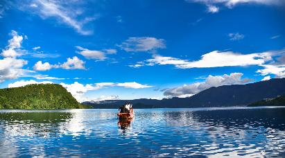 景点：泸沽湖环湖游