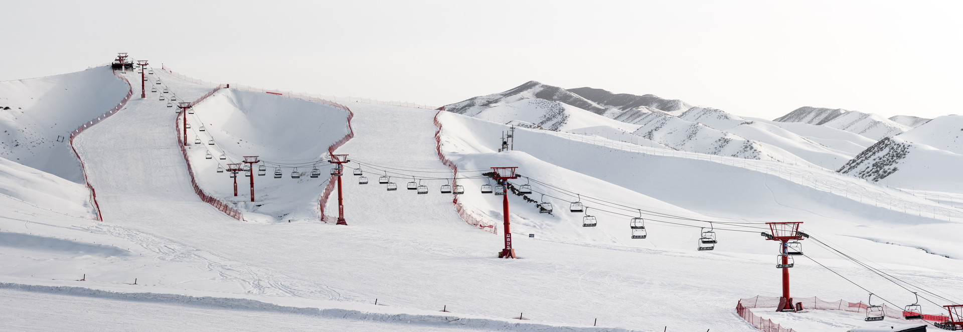 新疆滑雪封面图