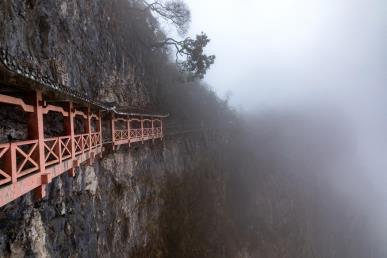 景点：天门山玻璃栈道