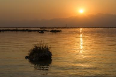 景点：沙湖日落
